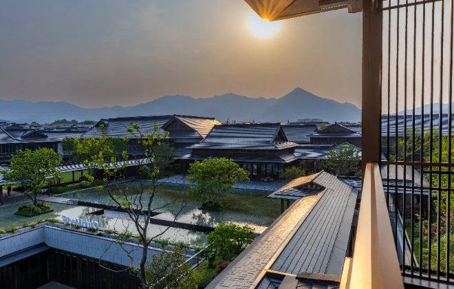 鉴·作品丨Club Med龙坞度假村：茶山旁的童梦乐园